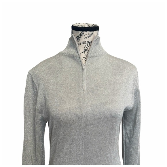 Lillie Ruben Vintage Women’s Long-Sleeve Zip-Collar Top. Metallic Silver. Small - Picture 3 of 10